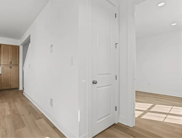 703 Bower St- T3020 48 12 1E-28