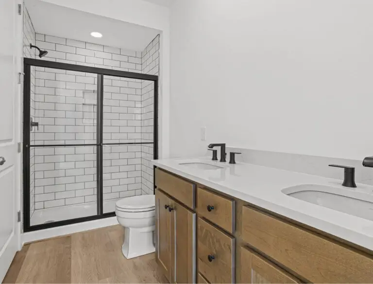 703 Bower St- T3020 48 12 1E-33
