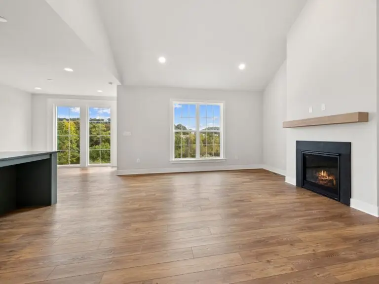 Crescent-Ellsworth-3-SingleFamilyHome-315EastLakeStreet-13MLS