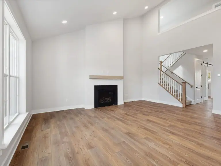 Crescent-Ellsworth-3-SingleFamilyHome-315EastLakeStreet-18MLS