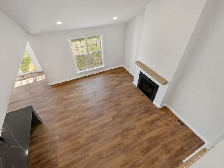 Crescent-Ellsworth-3-SingleFamilyHome-315EastLakeStreet-58MLS