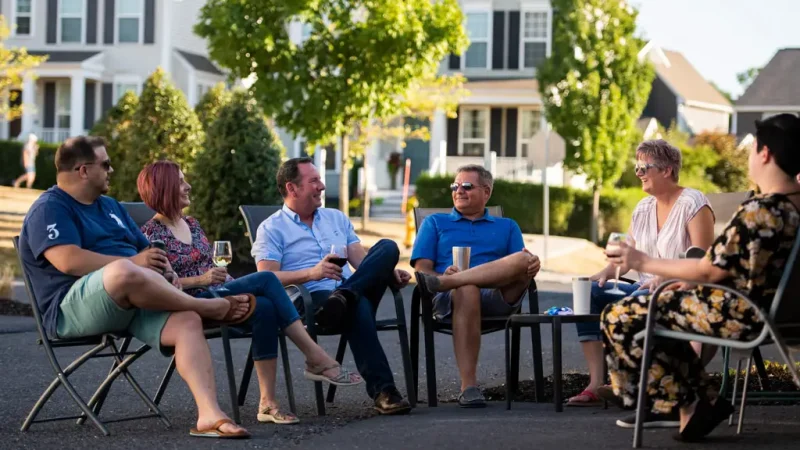 Impromptu hangouts make the evening special with friends new and old.