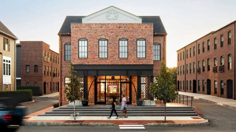 Visit the Meeder homestore for more neighborhood details
